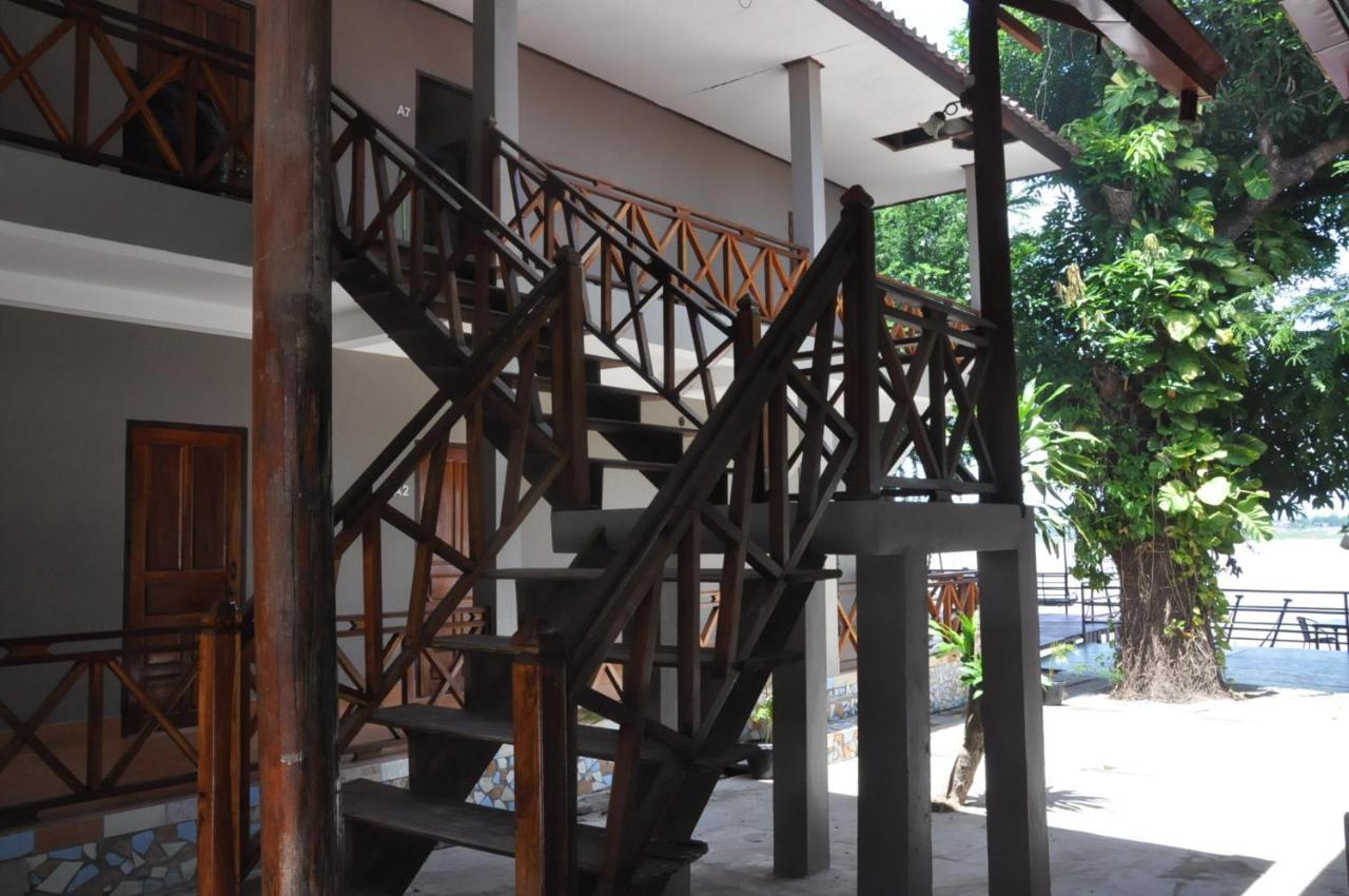Pilgrim'S Kitchen & Inn Savannakhet Exteriér fotografie