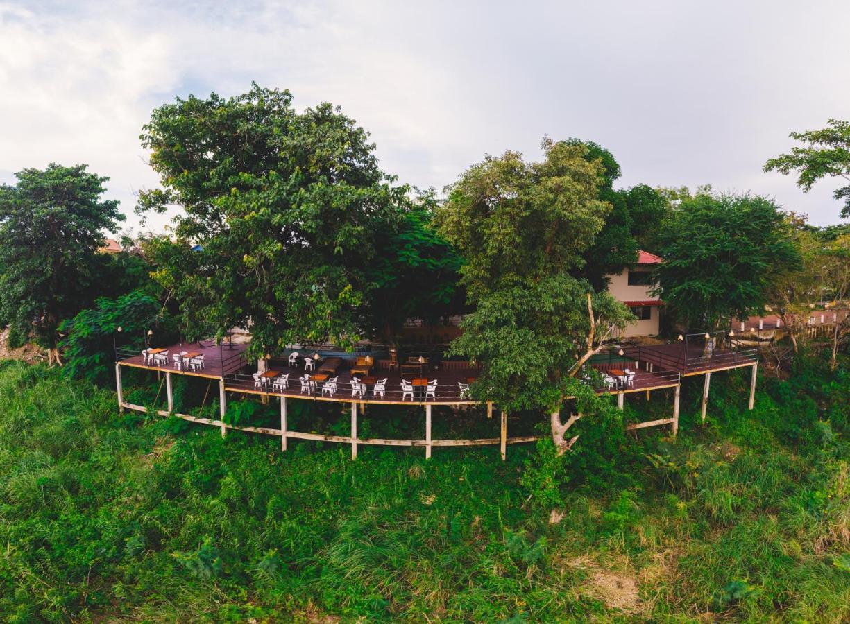 Pilgrim'S Kitchen & Inn Savannakhet Exteriér fotografie