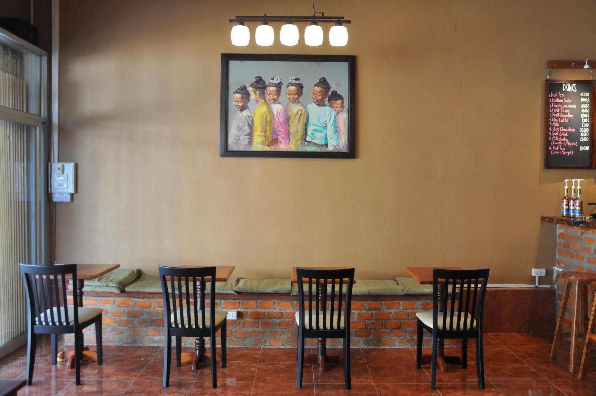 Pilgrim'S Kitchen & Inn Savannakhet Exteriér fotografie